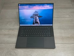 Dell XPS 15 9500 15.6″ Touch Laptop Core i9-10885H GTX 1650 16GB RAM 1TB NVMe