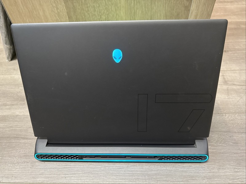 Dell Alienware m17 Ryzen Edition R5 Laptop (2022), 17.3" 1920x1080 FHD, Ryzen gallery