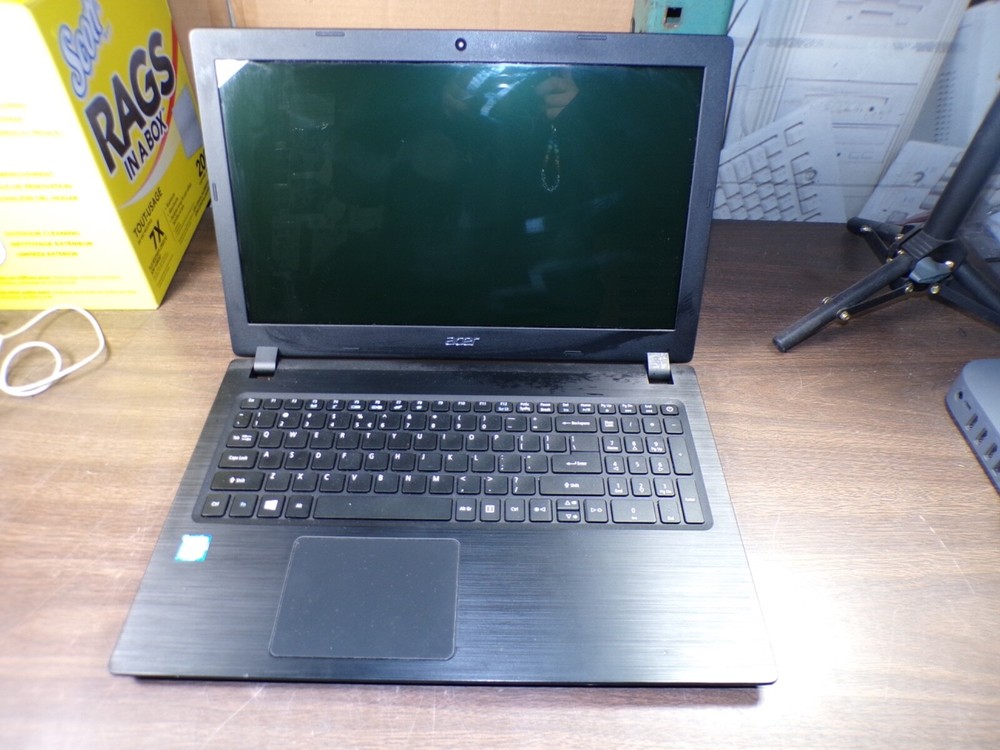 ACER ASPIRE 3 A315-51 INTEL CORE i3 7TH GEN 8GB RAM **UNTESTED **NO HD