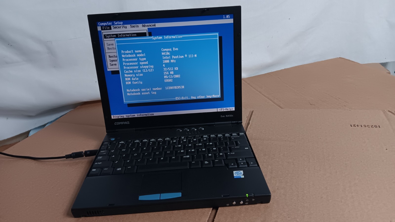 Vintage Compaq Evo N410c Retro Laptop Pentium III-M @ 1 GHz 12" LCD Screen + AC gallery