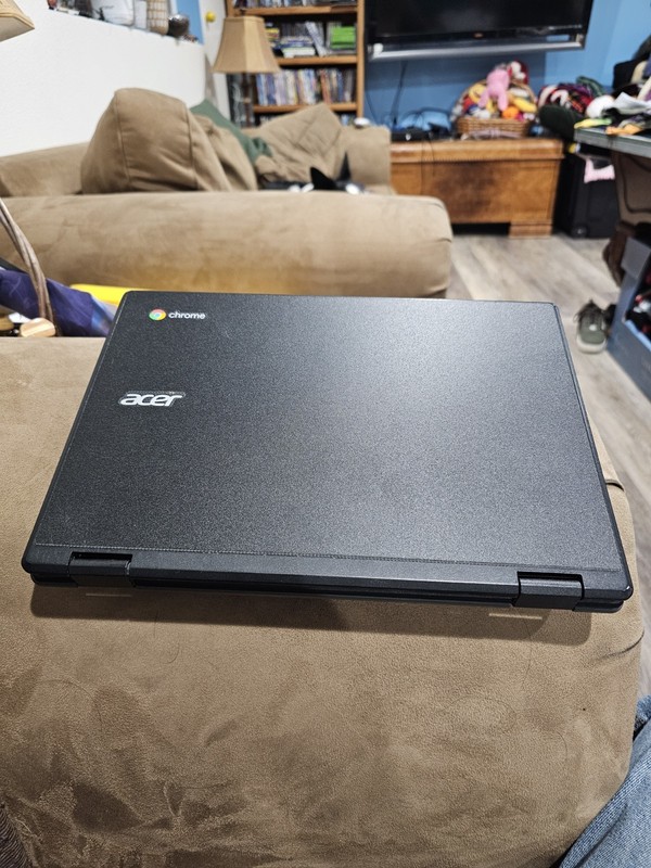 Acer Chromebook R721T Laptop 11.6" 2-in-1, AMD A6 CPU, 4GB RAM, 32GB Storage gallery