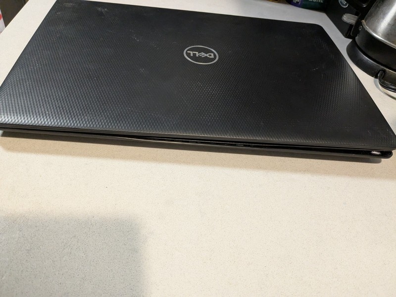 Dell Inspiron 3585 Laptop 15.6" Ryzen 3 2200U 8GB Radeon Vega No HDD No OS gallery