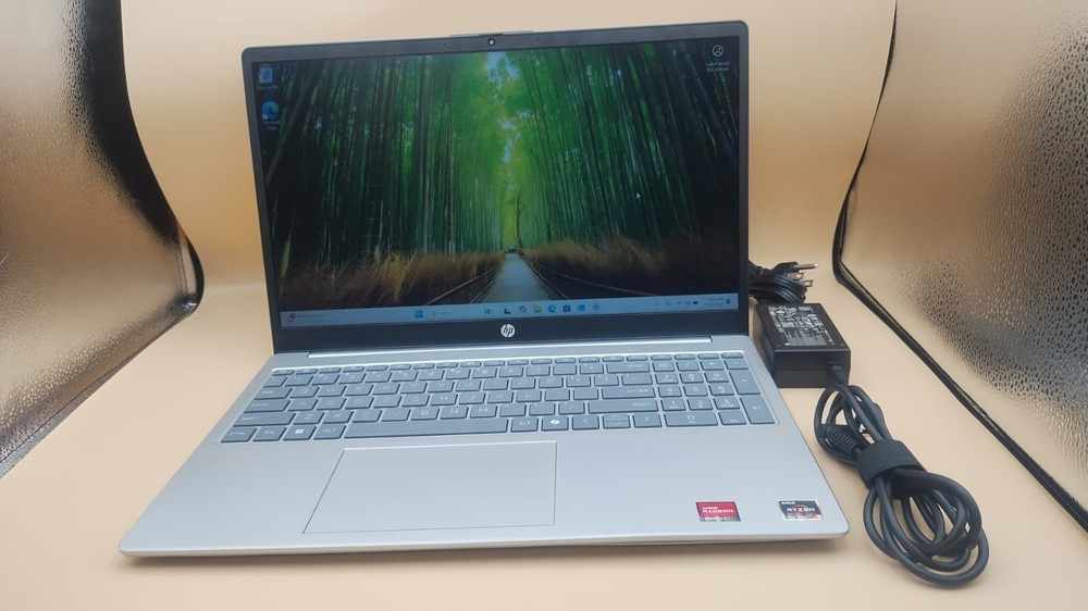 HP 15-fc0xxx 15.6" Touch Laptop Ryzen 3 7320U 8GB 256GB SSD Win 11