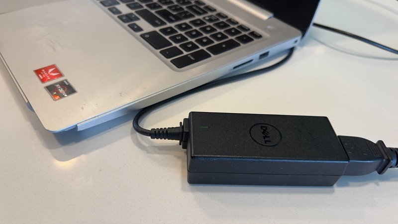 Dell Inspiron 5575 - AMD Ryzen 5 - 16GB RAM - 512GB SSD Windows 10 Pro gallery