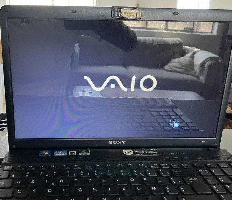 Sony VAIO PCG-71811M 15.4 Intel Core i3 4GB RAM Charger Included AZERTY Keyboard gallery