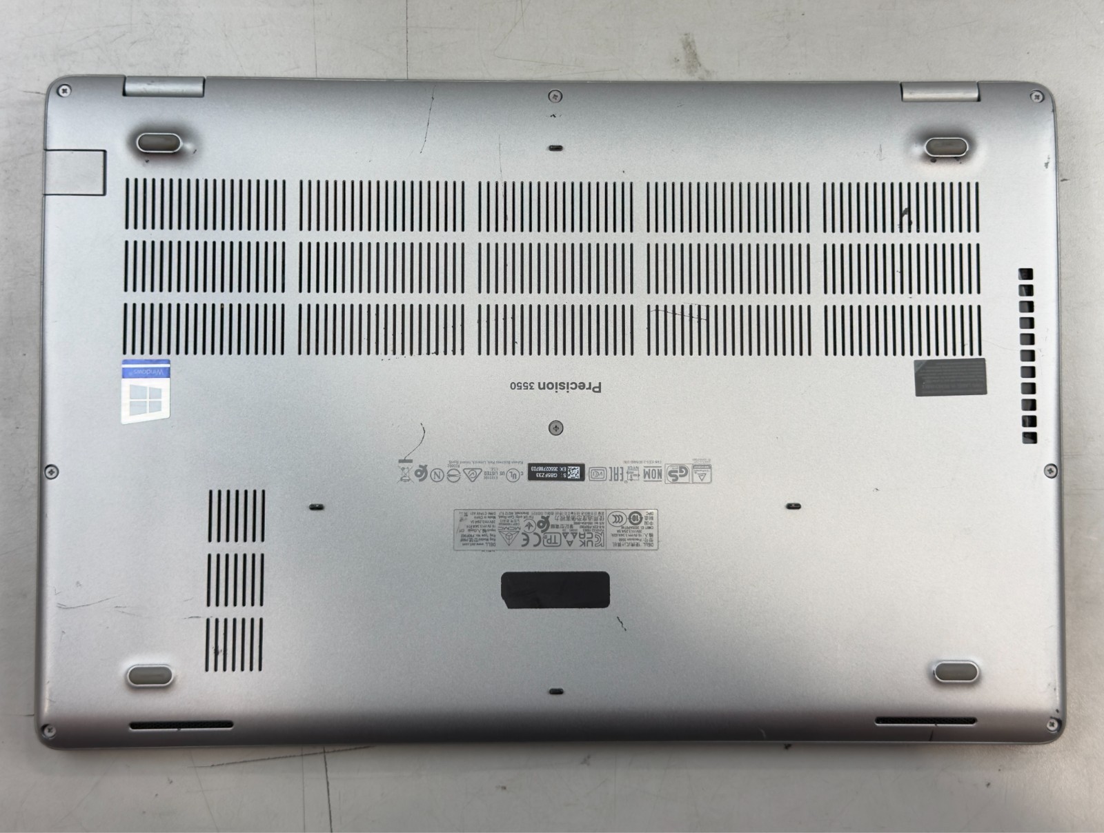 Dell Precision 3550 i7-10610U / 8GB RAM / Quadro P520 / NO SSD -RL5066 gallery