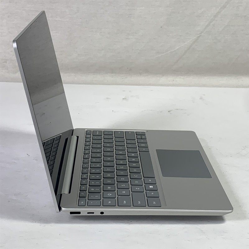 Microsoft Surface Laptop Go 2 12.4" i5-1135G7 2.4GHz 16GB 256GB NVMe SSD - Win11 gallery