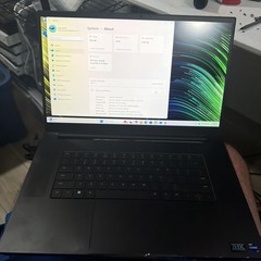 Razer Blade 17 2022 i9-12900H 4K UHD 144Hz 1TB SSD 8GB Ram RTX 3070Ti READ
