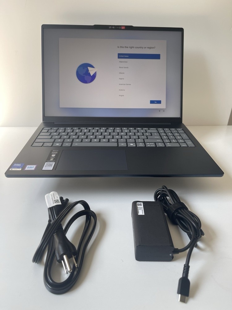 Lenovo IdeaPad Slim 5 16IPH11 16" WUXGA Touch - Ultra 5 322, 16GB RAM, 512GB SSD