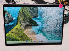 Microsoft Surface Pro 9 i5-1245U 16GB RAM 256GB SSD Win 11 Pro Charger FLAWLESS
