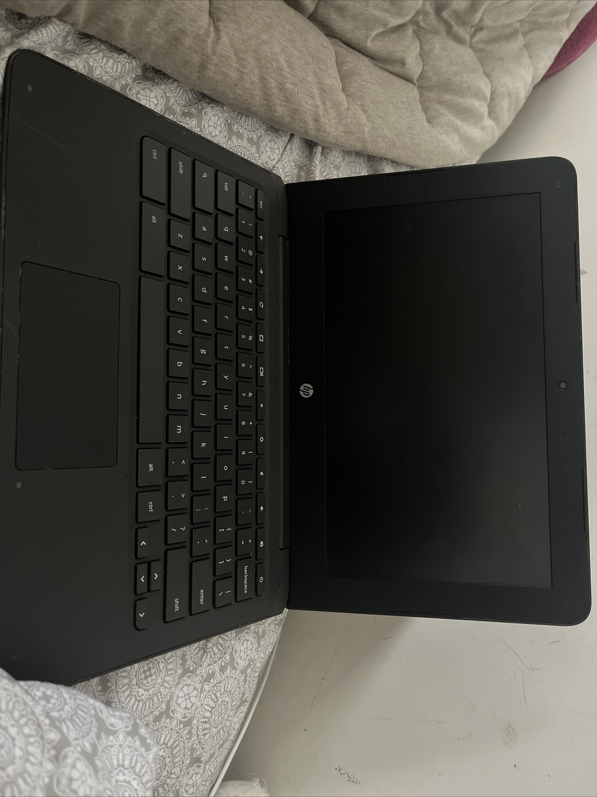 HP Chromebook 14-ca061dx 14 in. 32GB Intel Celeron N3350 2.40GHz, 4GB Laptop - gallery