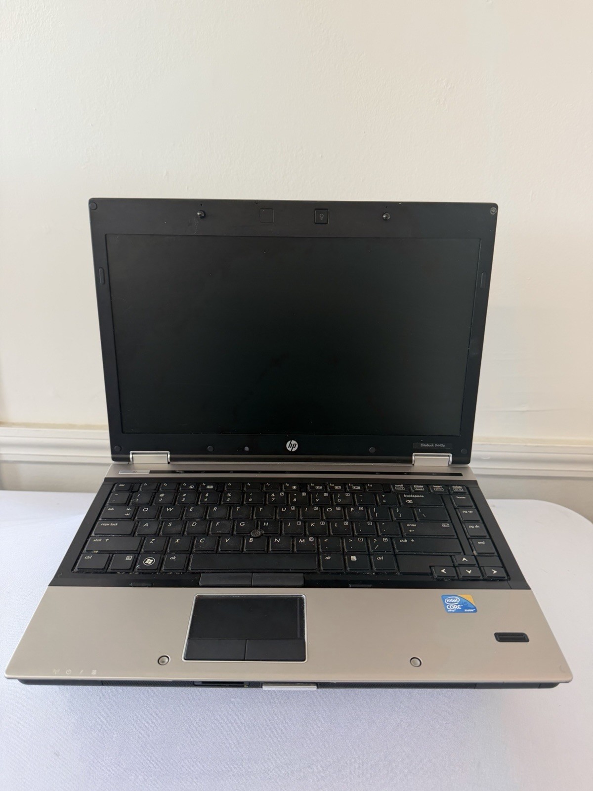 HP Elitebook 8440P Laptop - Good Screen - Intel i5-M520 - RAM 3 GB - Read Des gallery