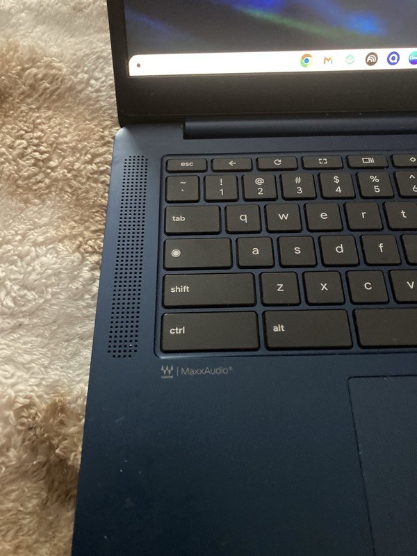 Lenovo IdeaPad Slim 3 Chromebook 14" Full HD Touchscreen Laptop WITH CHARGER gallery