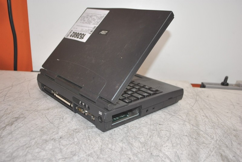 Bad LCD AST Ascentia P Series Laptop Intel Pentium 133MHz 8MB 0HD No PSU AS-IS gallery