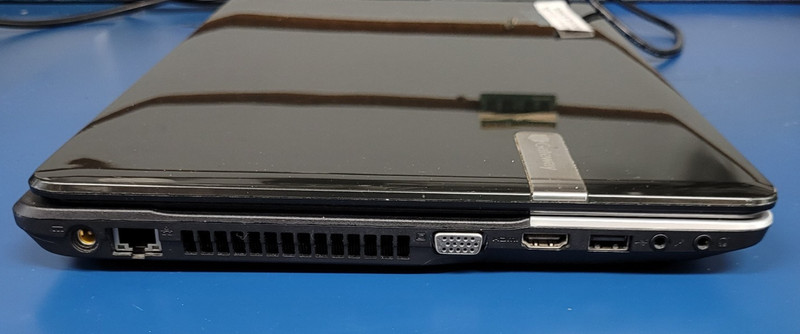 Gateway NE56R13u 15.6" Laptop -Intel Celeron B820 @1.70 GHz-NO HDD gallery