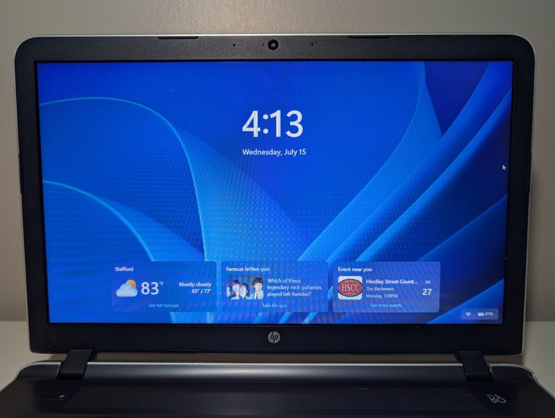 17" HP Pavilion 17-g113dx | i3 5th 16GB RAM 256GB SSD | DVDRW HD+ Win 11 New Bat gallery