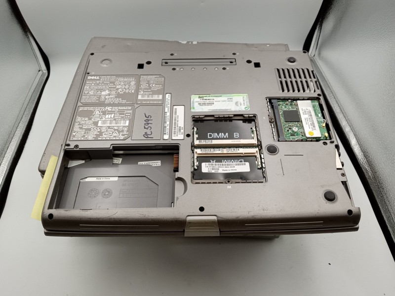 Lot of 6 - Dell D600 / 600m 14" Laptops Intel Pentium CPU - PARTS / REPAIR -RR gallery