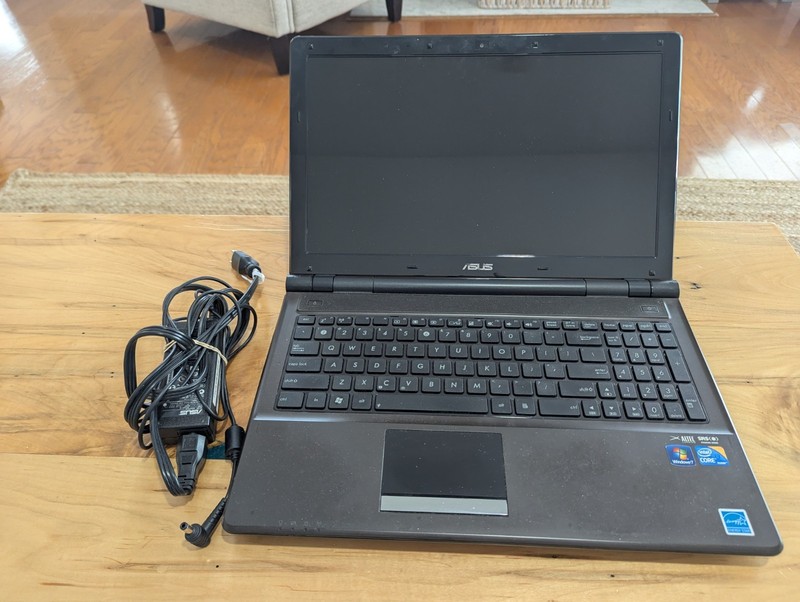ASUS U50F RBBAG05 INTEL I3 330M 2GB NO HD posts works, FOR PARTS gallery