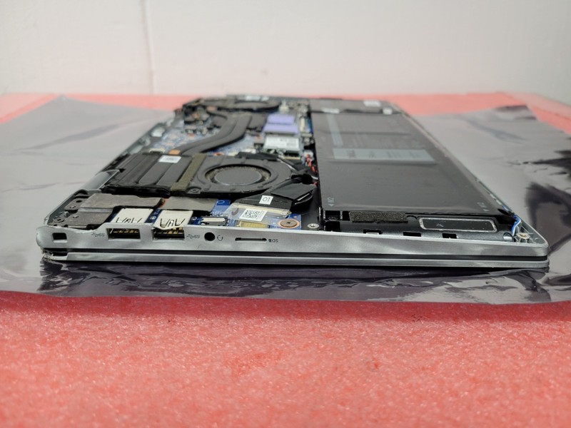 Dell Latitude 3320 i5-1135G7@2.4GHz 8GB RAM *NO COVER/SSD/OS/AS IS* | LP498 gallery