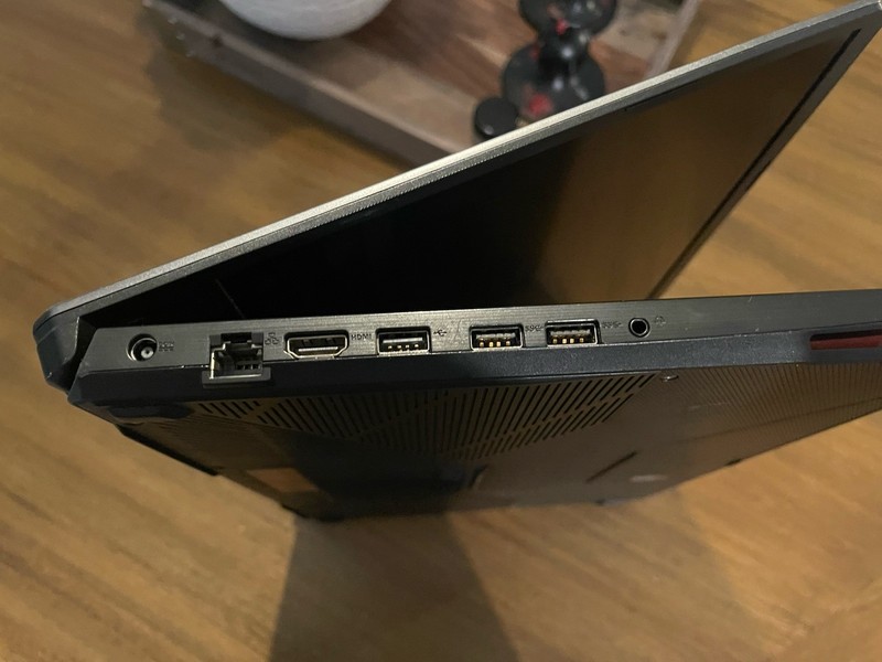 ASUS TUF Gaming FX705G 17.3" i7 8th Gen 16GB 1TB+256GB SSD GTX1050 W10 gallery