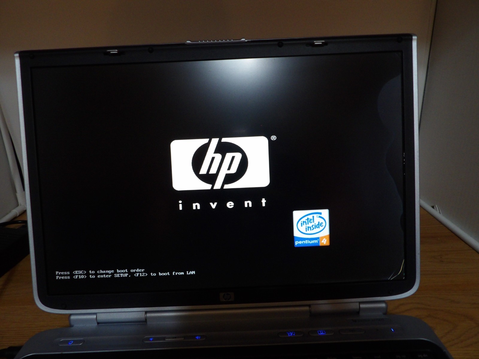 HP Pavilion zd7058cl -17.1"- Comes With Power Pack-READ!!!!! PARTS ONLY!!!!!!!! gallery