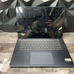 Dell Inspiron 16 7640 2-in-1 / Core Ultra 7 / 32GB / No POST / No SSD / M5