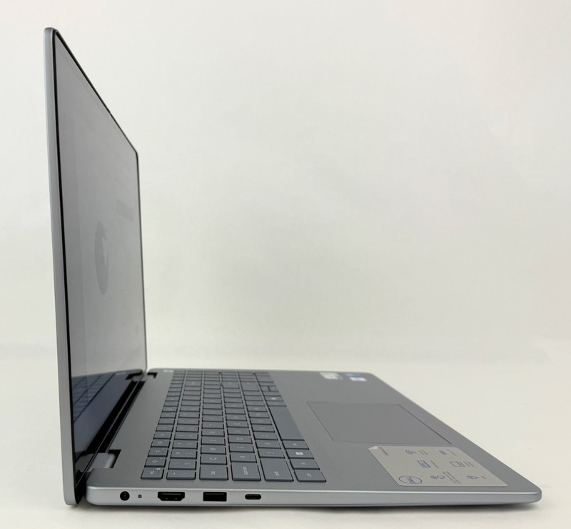 Dell Inspiron 5640 16" 1920x1200 Touch Core 7 150U 32GB 1TB SSD W11H gallery