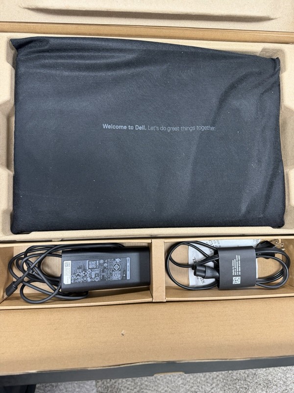 Dell Latitude 3550 15.6" Touch i7-1355U 1.2GHz 16GB 512GB (1MH5J) gallery