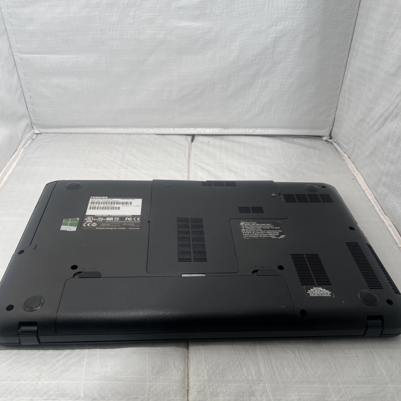 Toshiba Satellite Laptop & Power Supply Model C855D-S5106 (Parts Or Repair Only) gallery