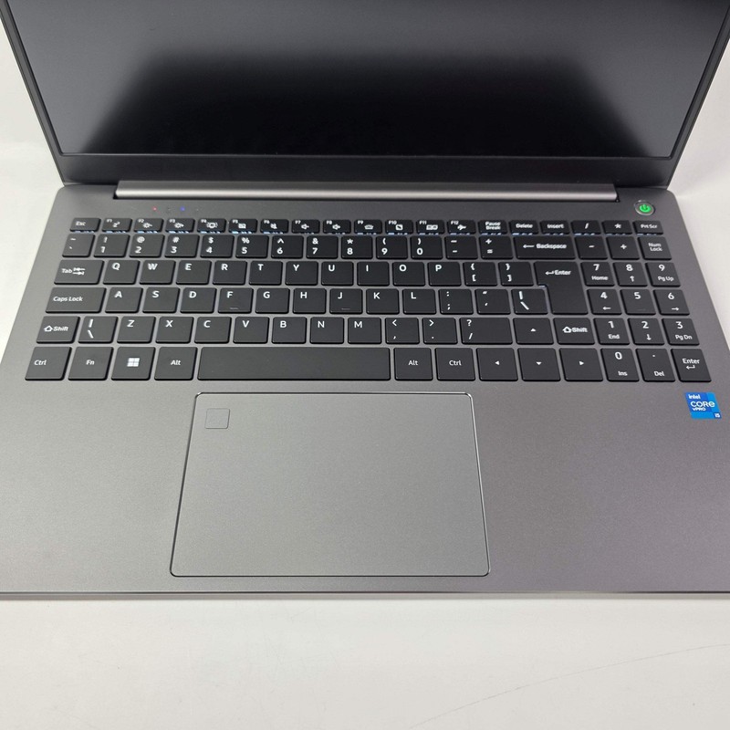 New CIARATECH N320-G1 15.6" i5-1350p 1.9GHz 32GB RAM 2TB SSD gallery