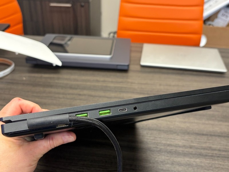 Razer Blade 17 RZ09-0406 i9-11900H 32GB 1TB SSD RTX 3080 Gaming Laptop gallery
