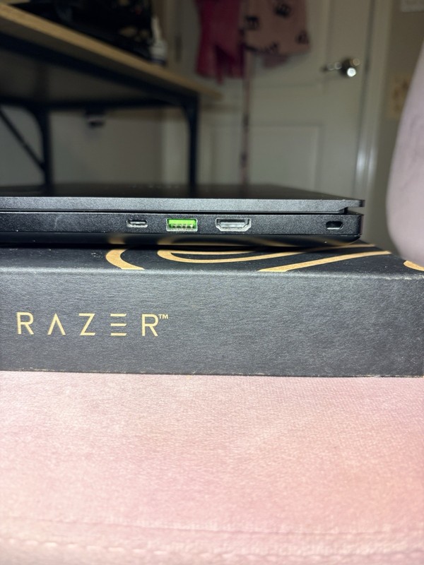 Razer Blade 15 Gaming Laptop (2020) – GTX 1660 Ti / i7 / 16GB RAM gallery
