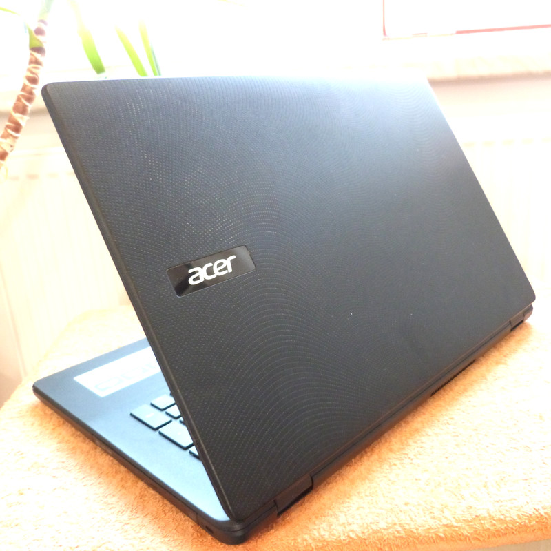 Acer ES1 731 UltraBook 17 inch HDPLUS l SSD Windows 10 l QUAD CORE HDMI USB3 XXL gallery