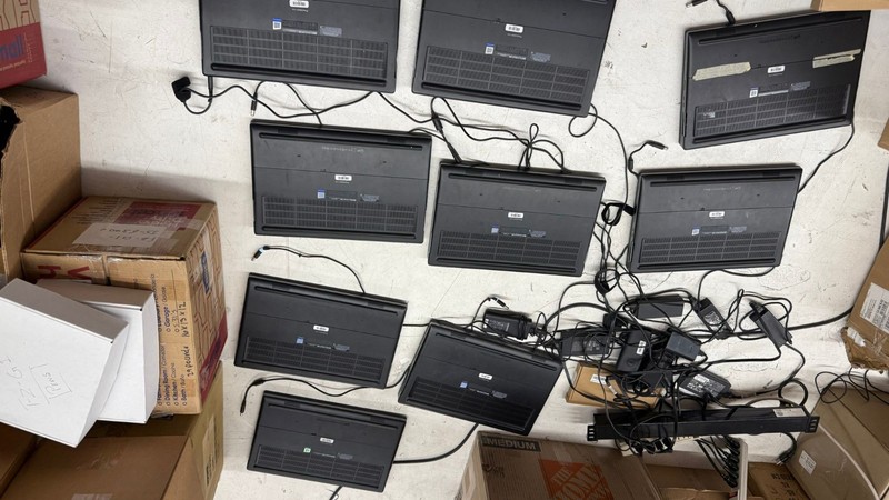 Lot of 9 Dell Precision 7730 17" Laptop Core i5-8300H 8GB RAM NO SSD Boot Bios gallery