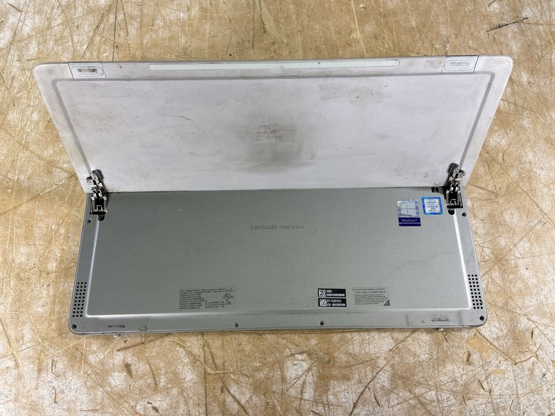 DELL LATITUDE 7200 2-IN-1 i5-8365U @ 1.60GHz, 8GB RAM, NO HDD/OS gallery