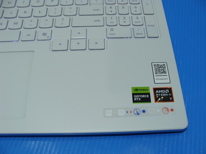 Lenovo Legion 7 16AGP11 16" WQXGA 240hz AMDRyzen AI 7 450 RTX 5060 32GB 1TB W11H gallery