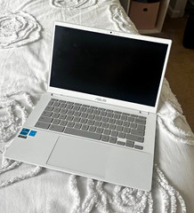 ASUS CX34 14″ FHD Chromebook Plus Laptop with Google AI 8 GB memory 256 GB