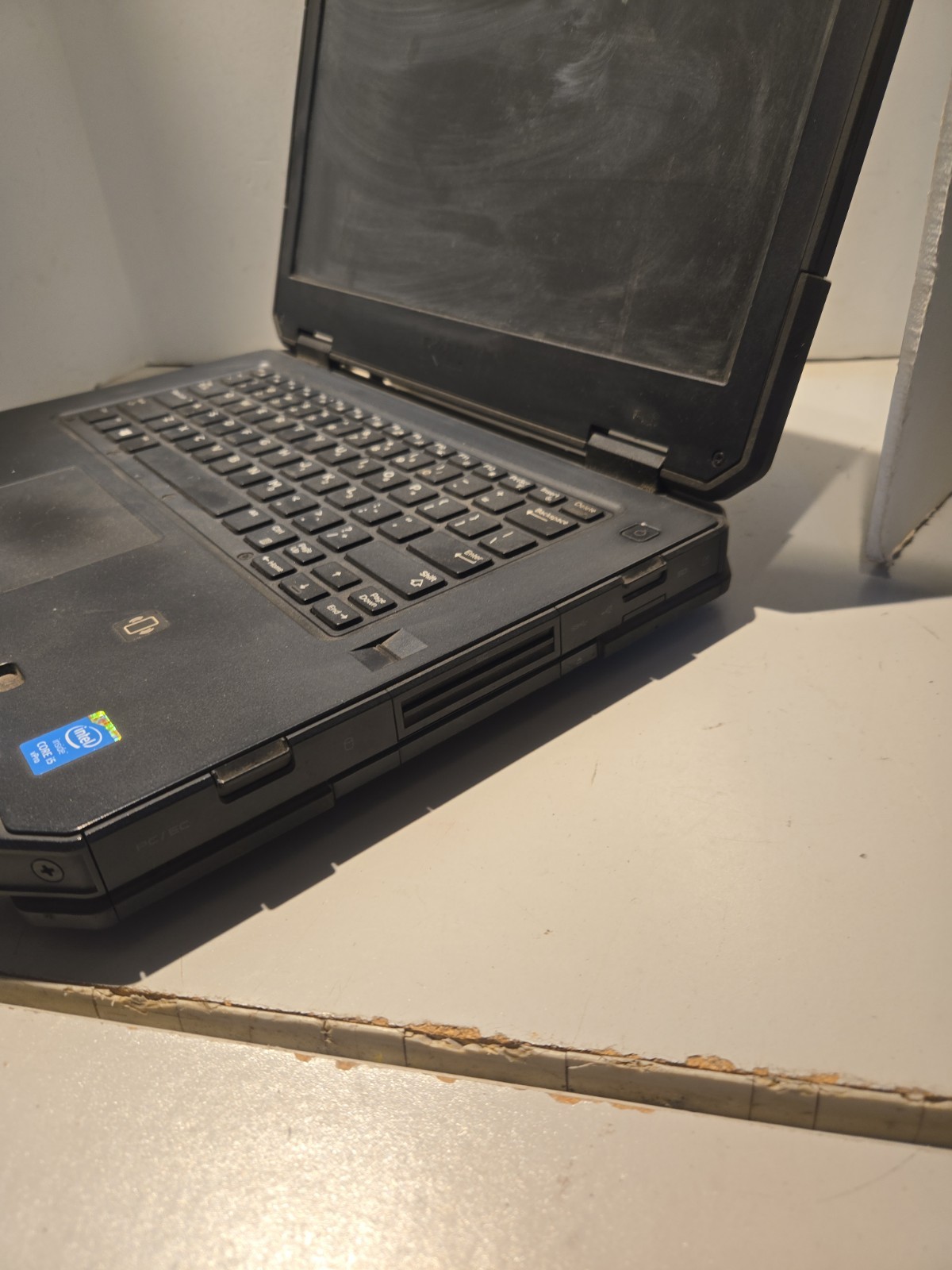 DELL P46G INTEL CORE I5 8GB RAM NO HD Won't Display No Charger gallery