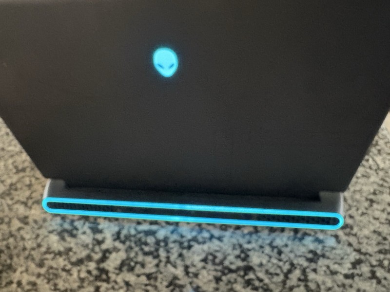Alienware m17 R5 AMD gallery