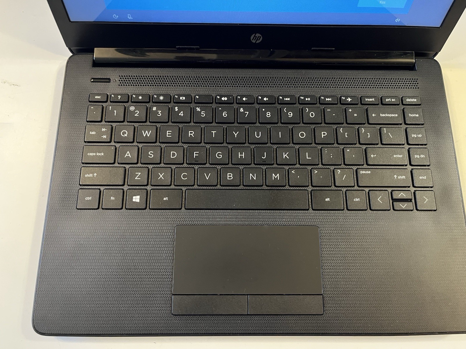 HP Laptop 14-CM0XXX AMD E4-9000e Radeon R2, 2300MHz 4GB 32GB (Slow) 🛑 gallery