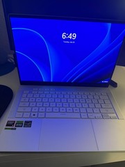 ASUS ROG Zephyrus G14 GA403UI with GEFORCE RTX Studio -AMD RYZEN 9 32GB of RAM
