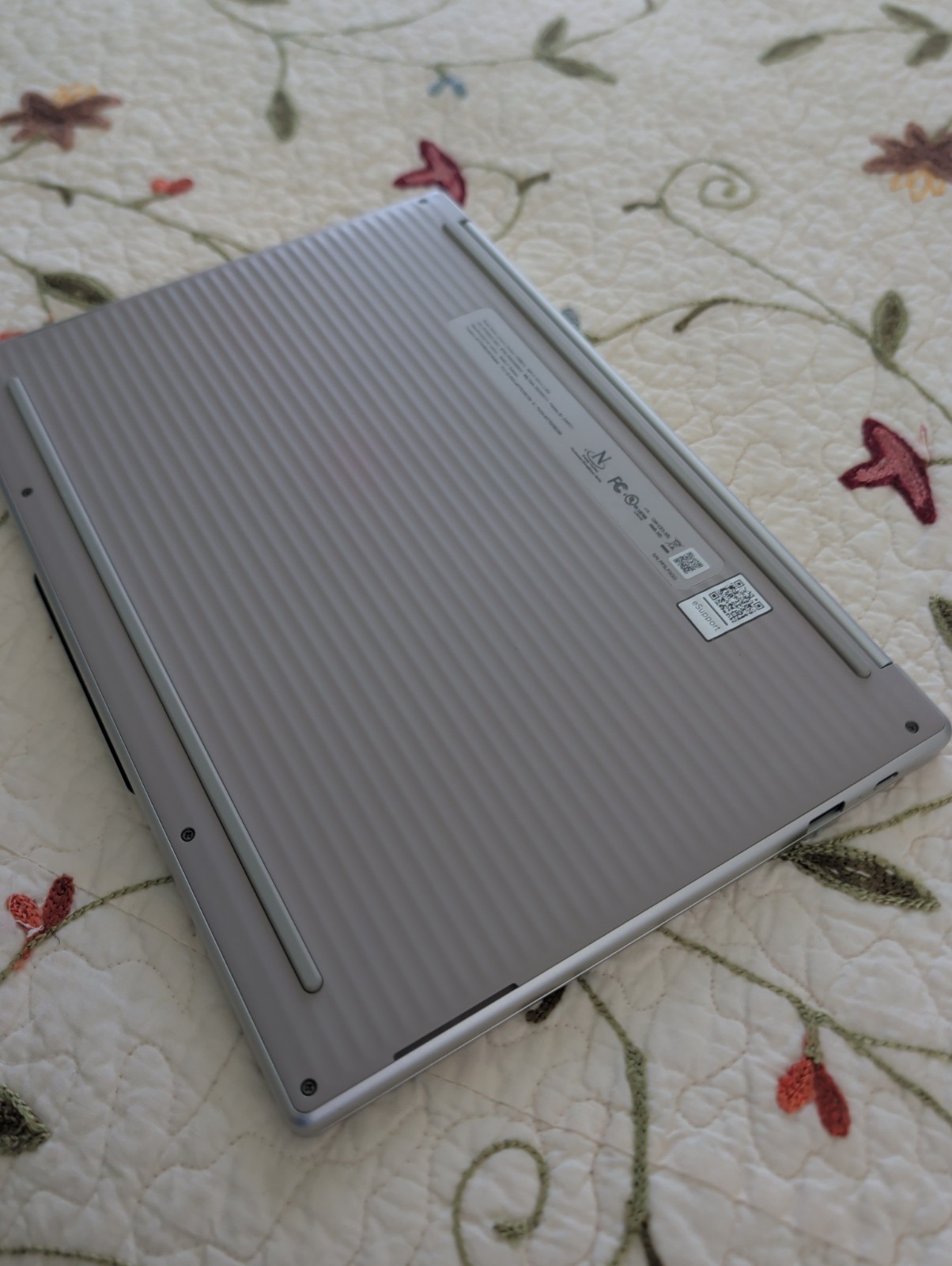 Lenovo 14" Chromebook Plus 14M9610 Touch 16GB-256GB Seashell Great Condition gallery