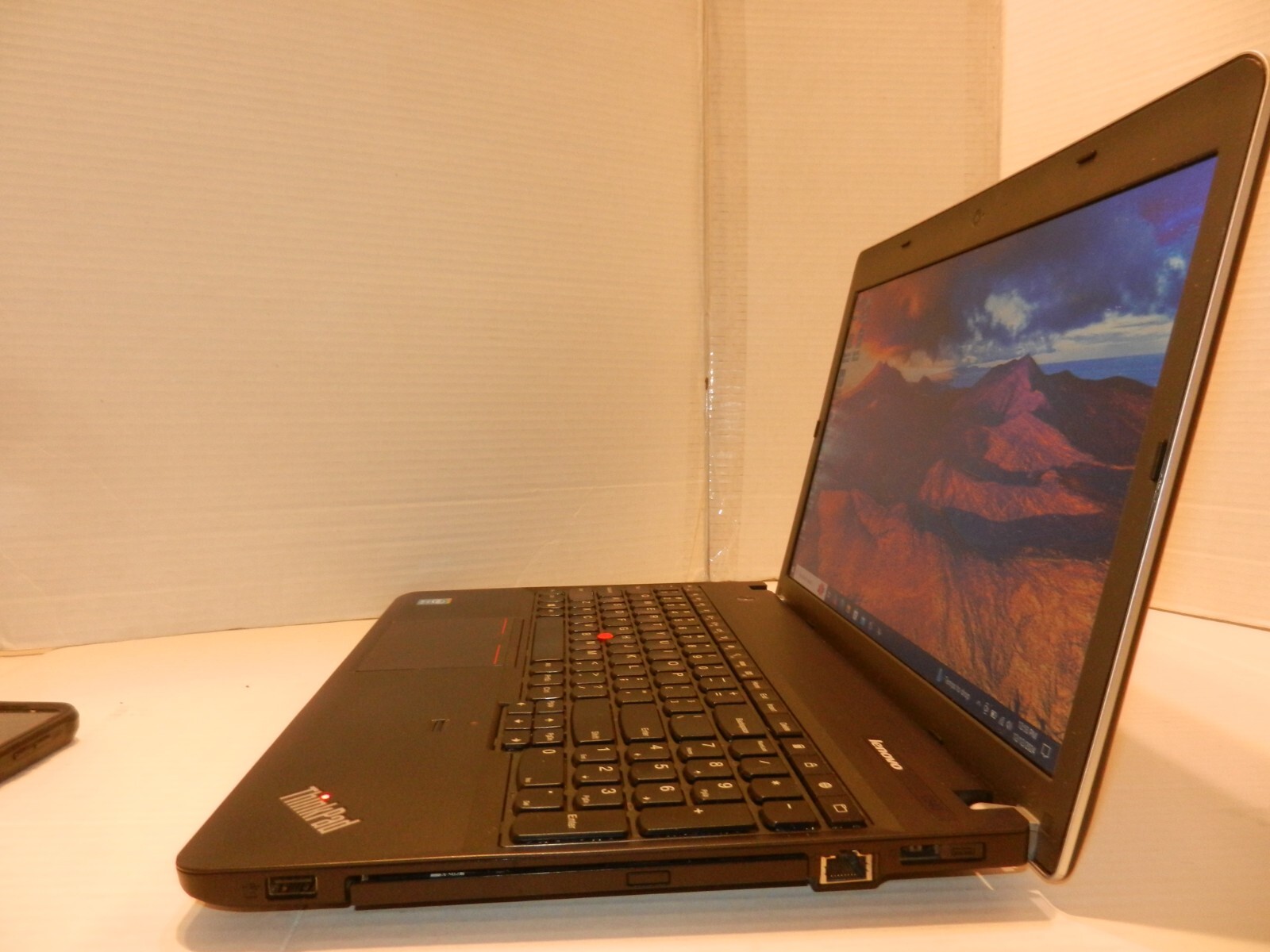 LENOVO THINKPAD E540-206C CORE i3-4000M@2.4GHZ 8GB RAM 250GB HDD WINDOWS 10 gallery