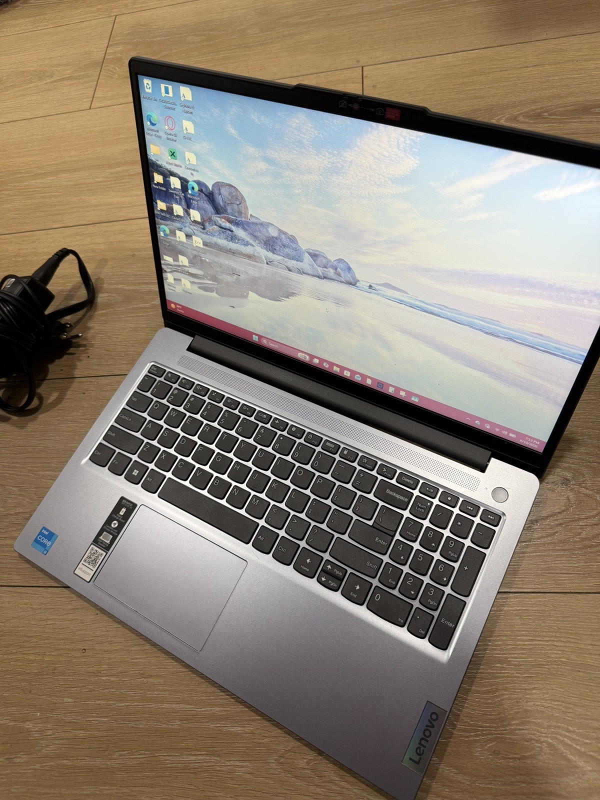 Lenovo IdeaPad Slim 3i 15.6" FHD Laptop Intel i3-N305 8GB RAM 128GB SSD Win11 gallery