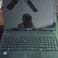 4 laptops Gateway PSWS6 Solo 1450 Intel Core i5 Windows 7 XP for parts only