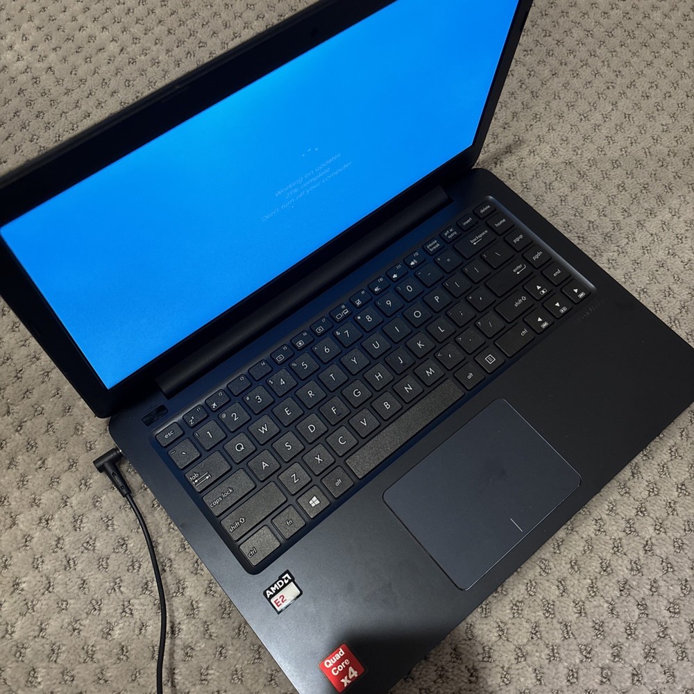 ASUS L402W Laptop Computer & Charger 4GB Ram Windows 10 S AMD E2 NEEDS BATTERY