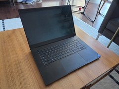 Razer Blade 15.6″ (1TB SSD, Intel Core i9 12th Gen., 5.00 GHz, 16GB) Gaming…