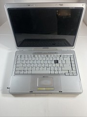 HP COMPAQ PRESARIO V2000 – FOR PARTS – INTEL CENTRINO – 256MB RAM – READ DESC