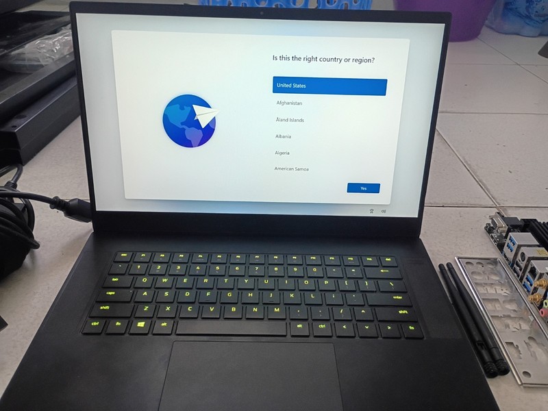 Razer Blade 15 Advanced 2018, iPhone SE 3rd Gen 128GB Unlocked, AMD RX580 + More gallery