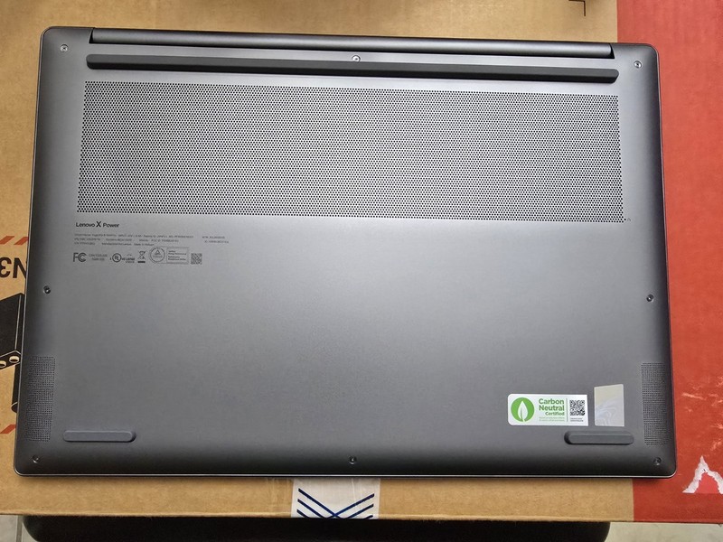 Lenovo Yoga Pro 9i Aura Edition 16" OLED Ultra 9 285H 32GB 1TB RTX 5060 Laptop gallery